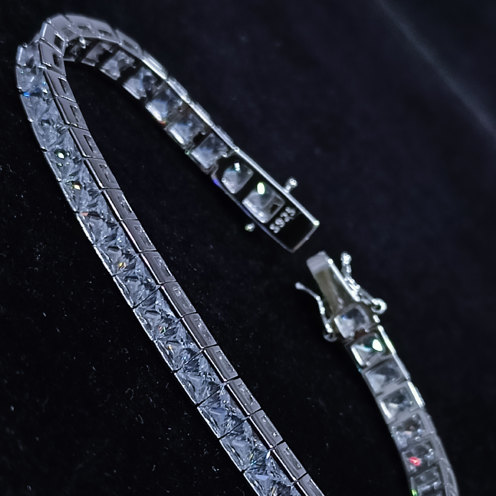 Square Solitaire Cubic Zirconia Stone Bracelet