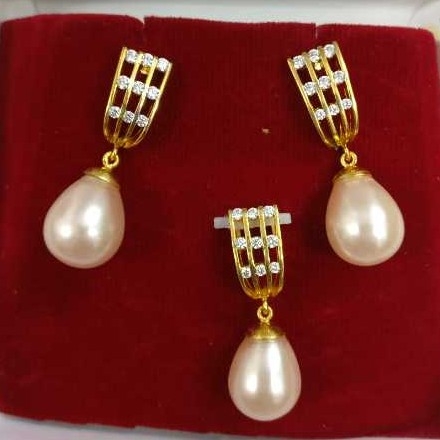 22kt designer gold pendant set