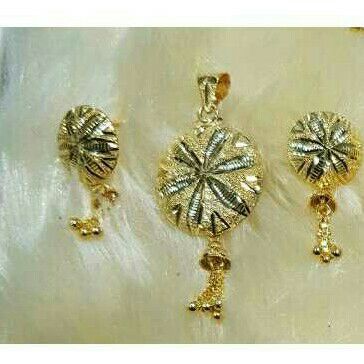18k Gold Pendant Set