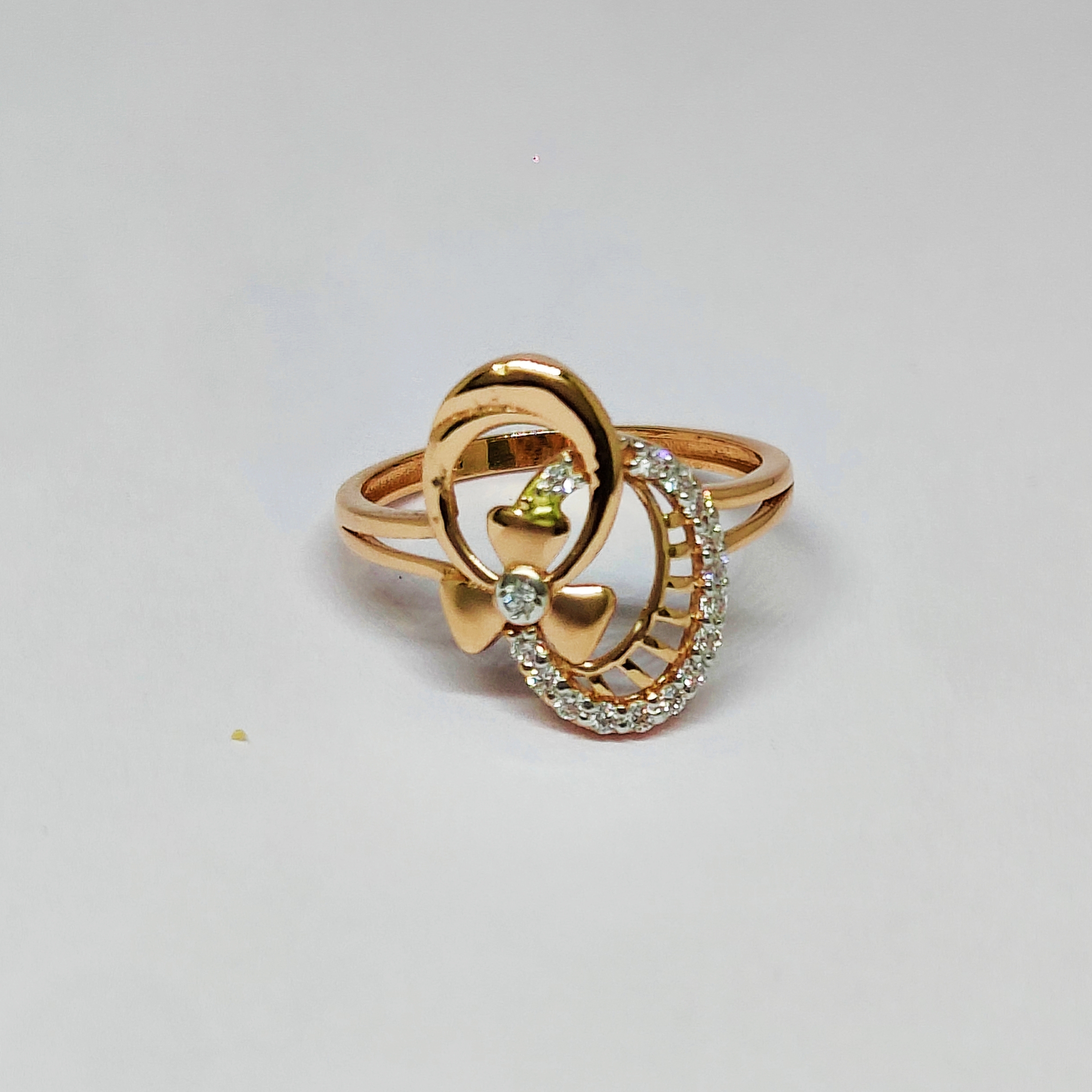 18KT Rose Gold Stylish Ring KOR15