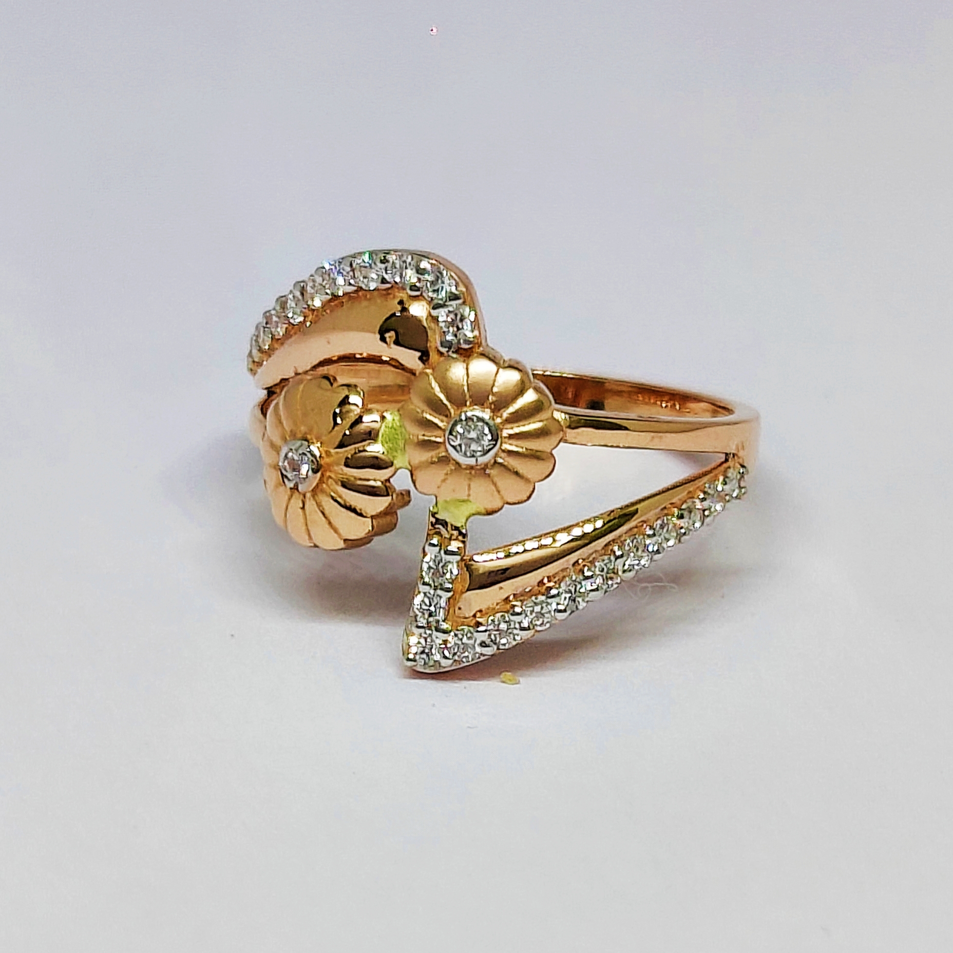 18KT Rose Gold Delicate Ring KOR07