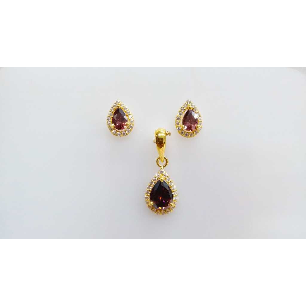 Fancy 22KT Gold Colored Stone Pendant Set