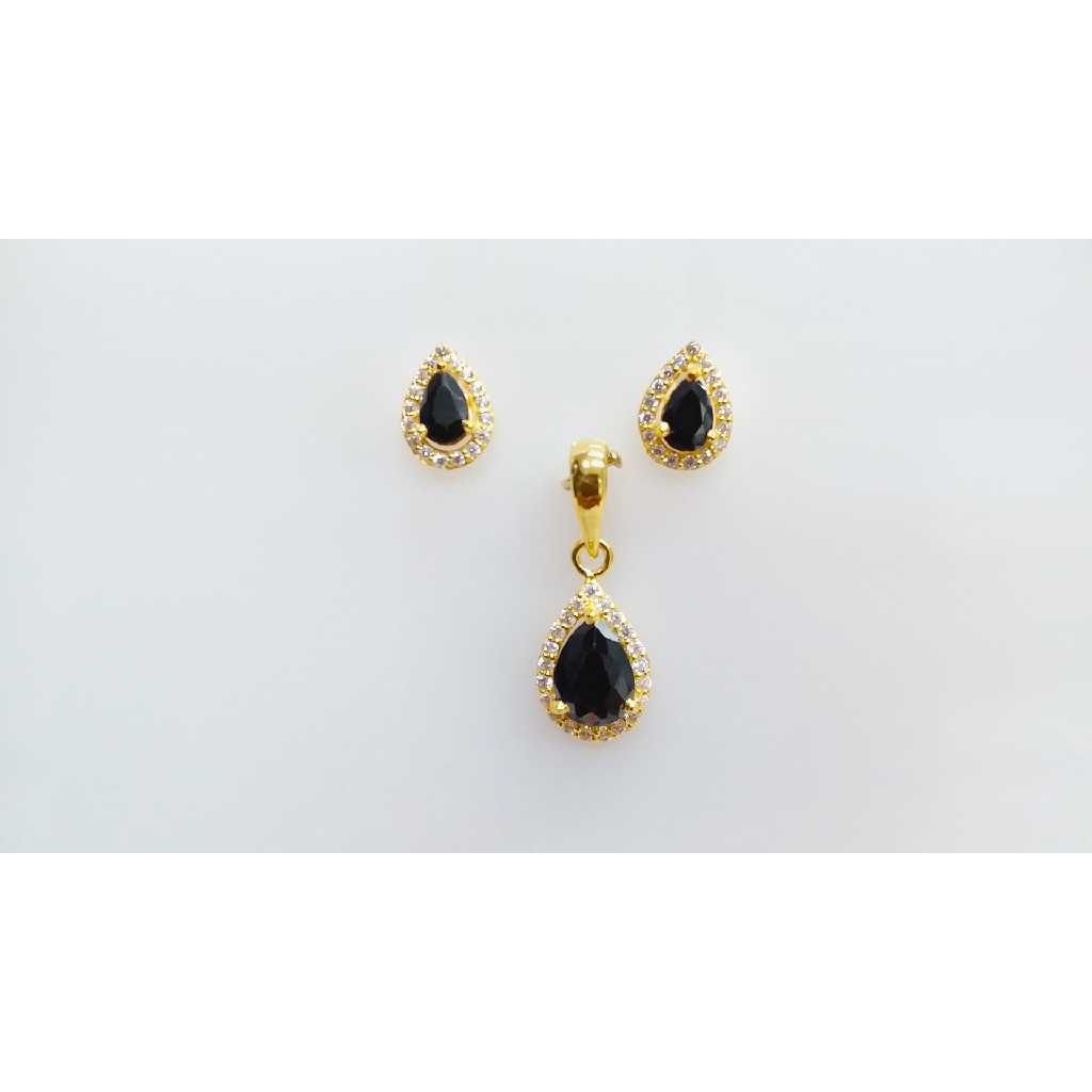 22KT Gold Black Stone Modern Ladies Pendant Set
