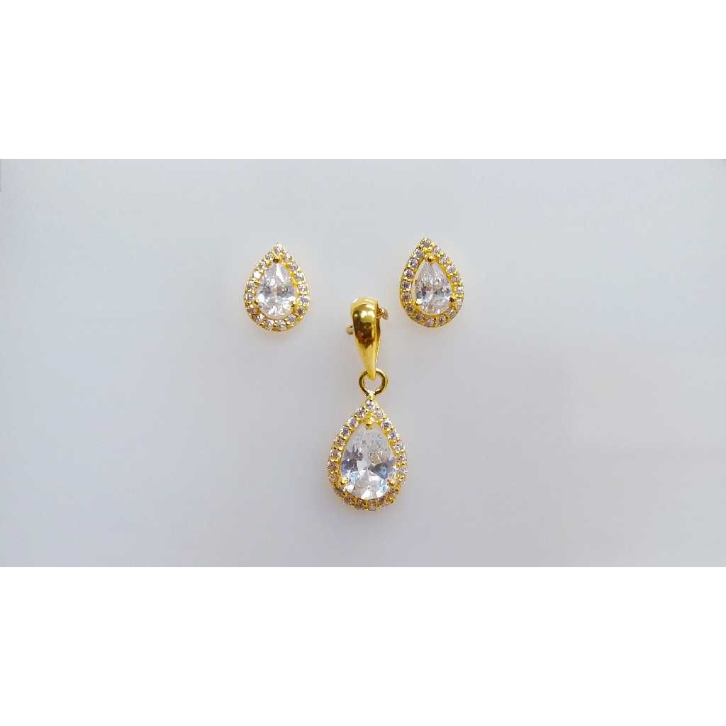 Fancy 916 Gold CZ Diamond Pendant Set