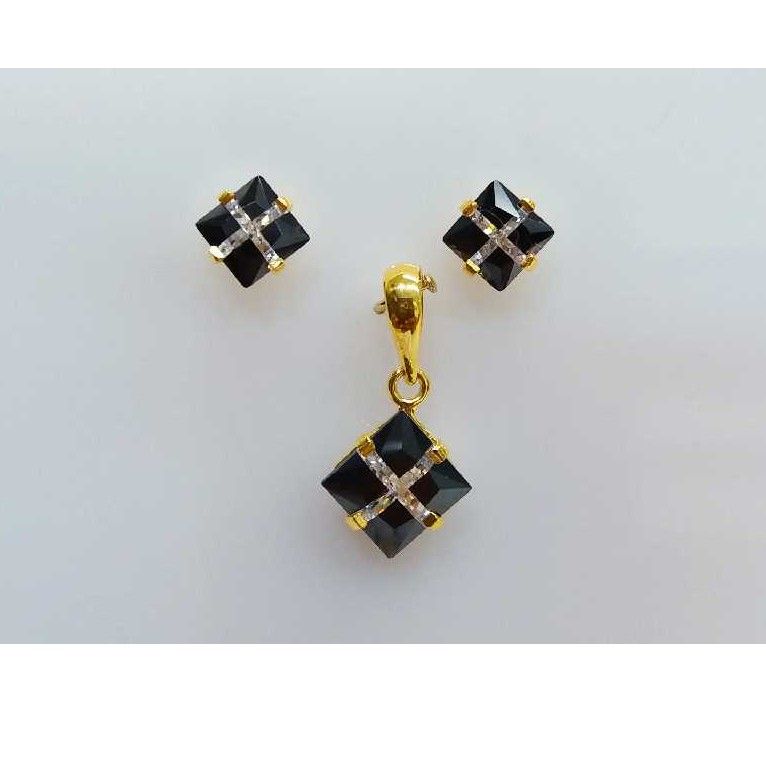 Antique Shape 916 Gold Ladies Pendant Set