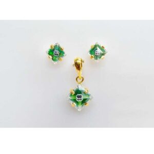 Fashionable 916 Gold Colored Stone Pendant Set