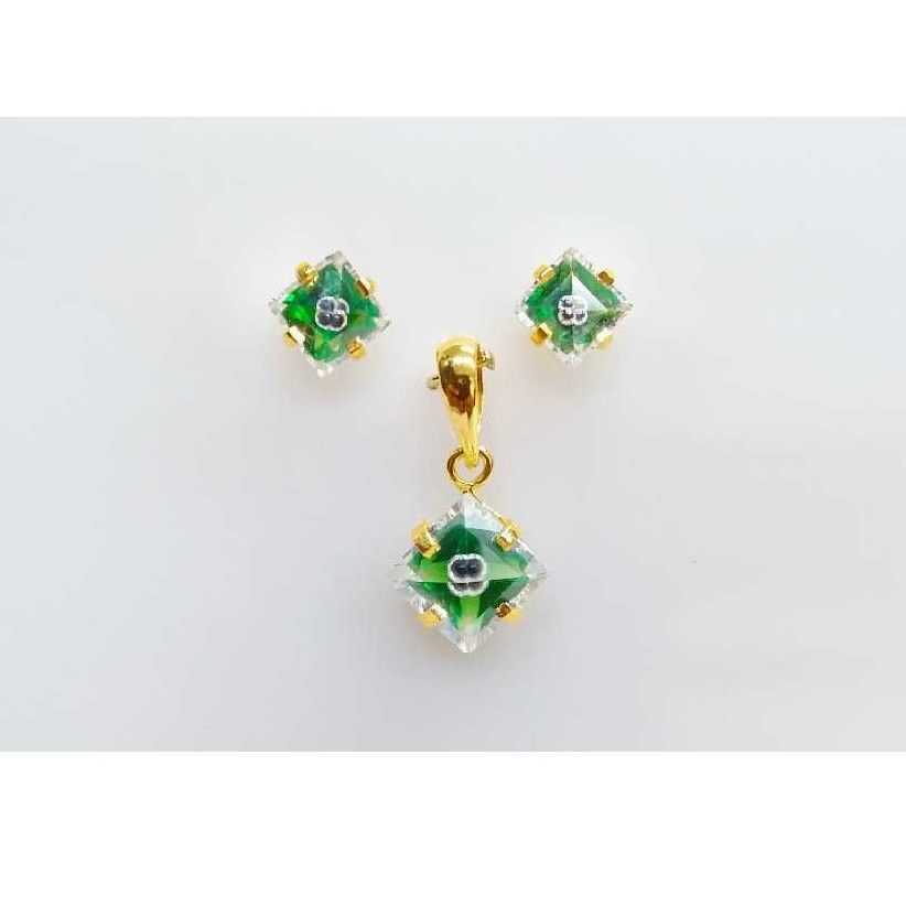 Fashionable 916 Gold Colored Stone Pendant Set