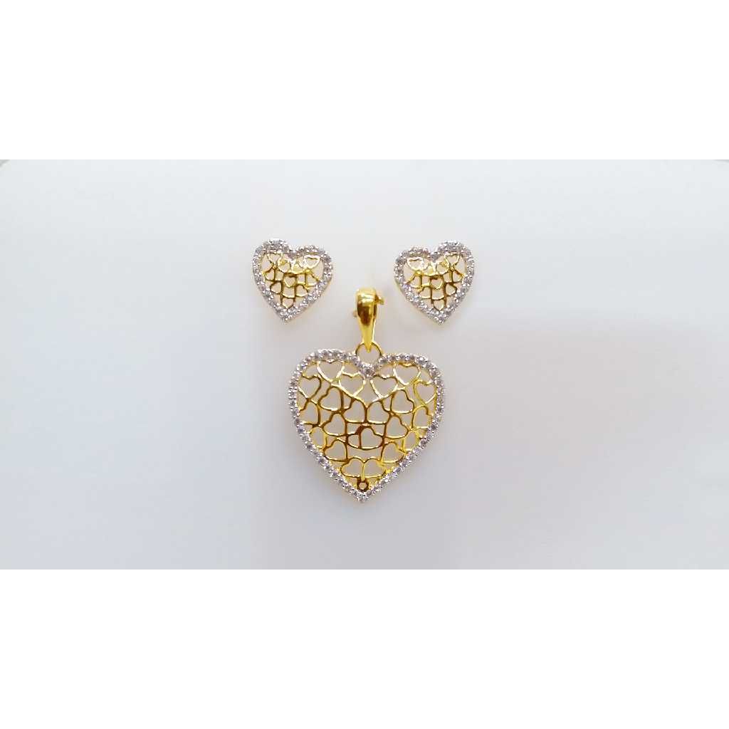 Delicate 916 Gold Heart Shape Pendant Set