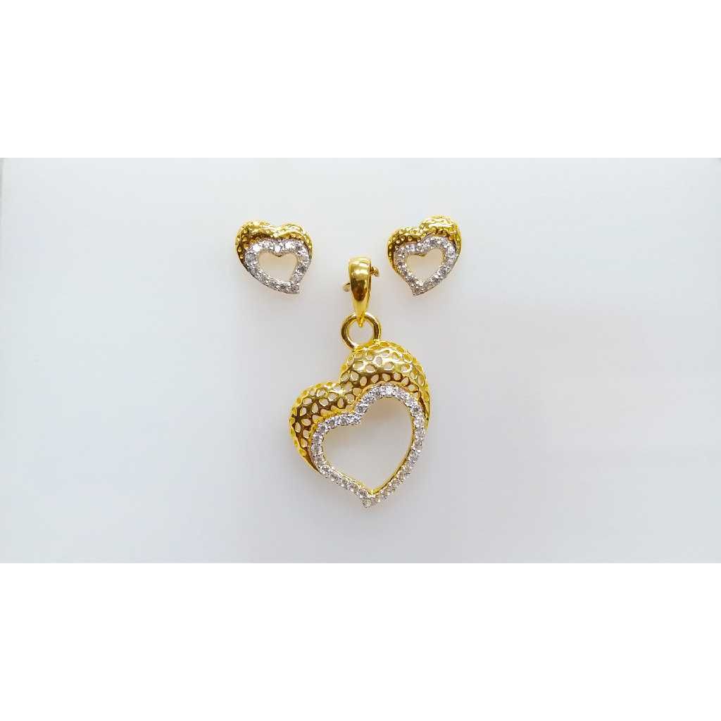 916 Gold Heart Shape CZ Pendant