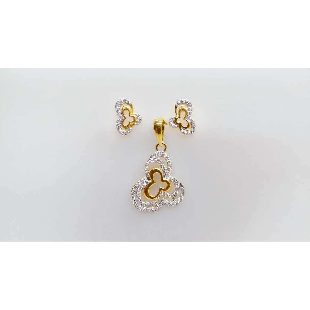 Delicate 22KT Gold Diamond Ladies Pendant Set
