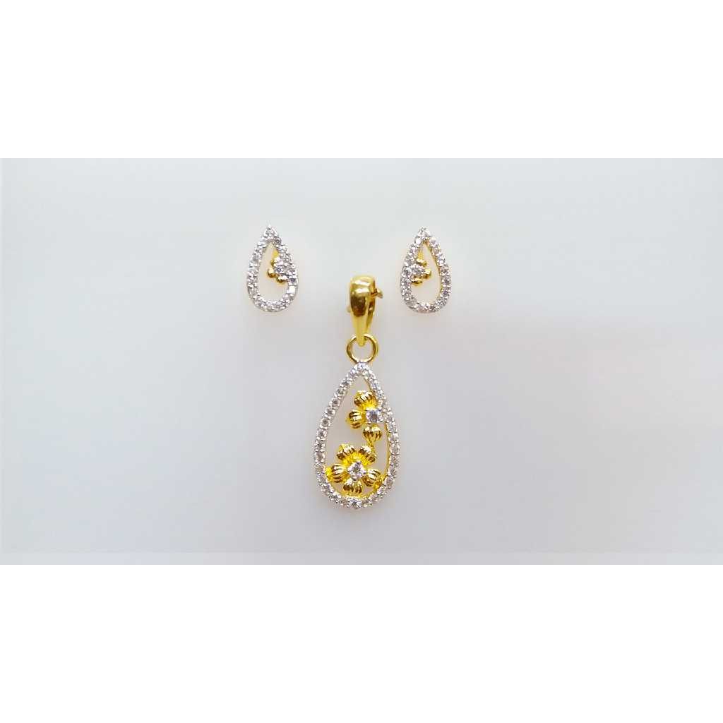 Exclusive 916 Gold Ladies Pendant Set