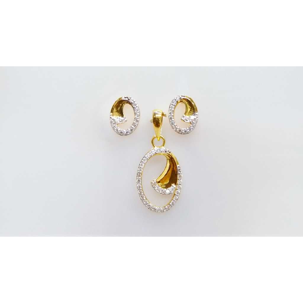 916 Gold Diamond CZ Ladies Pendant Set
