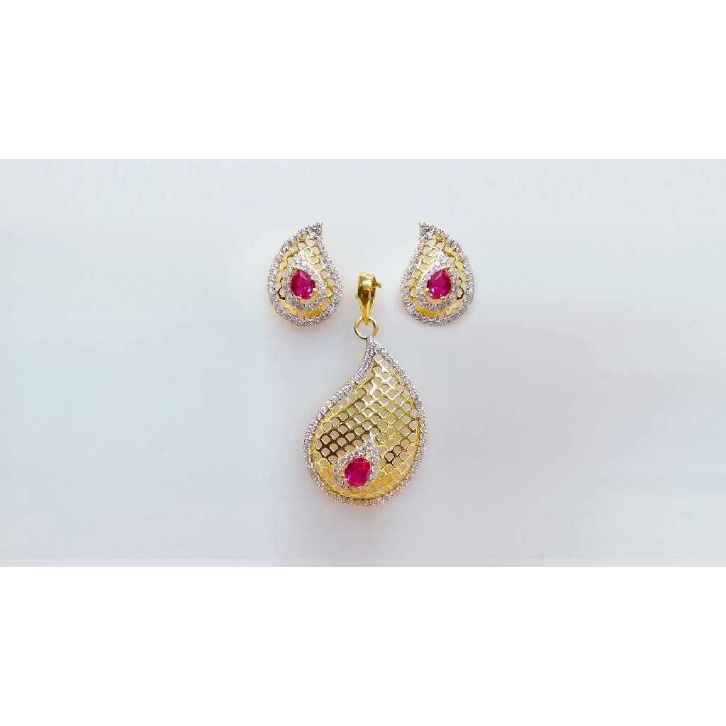 916 Gold Leaf Pattern Pendant Set