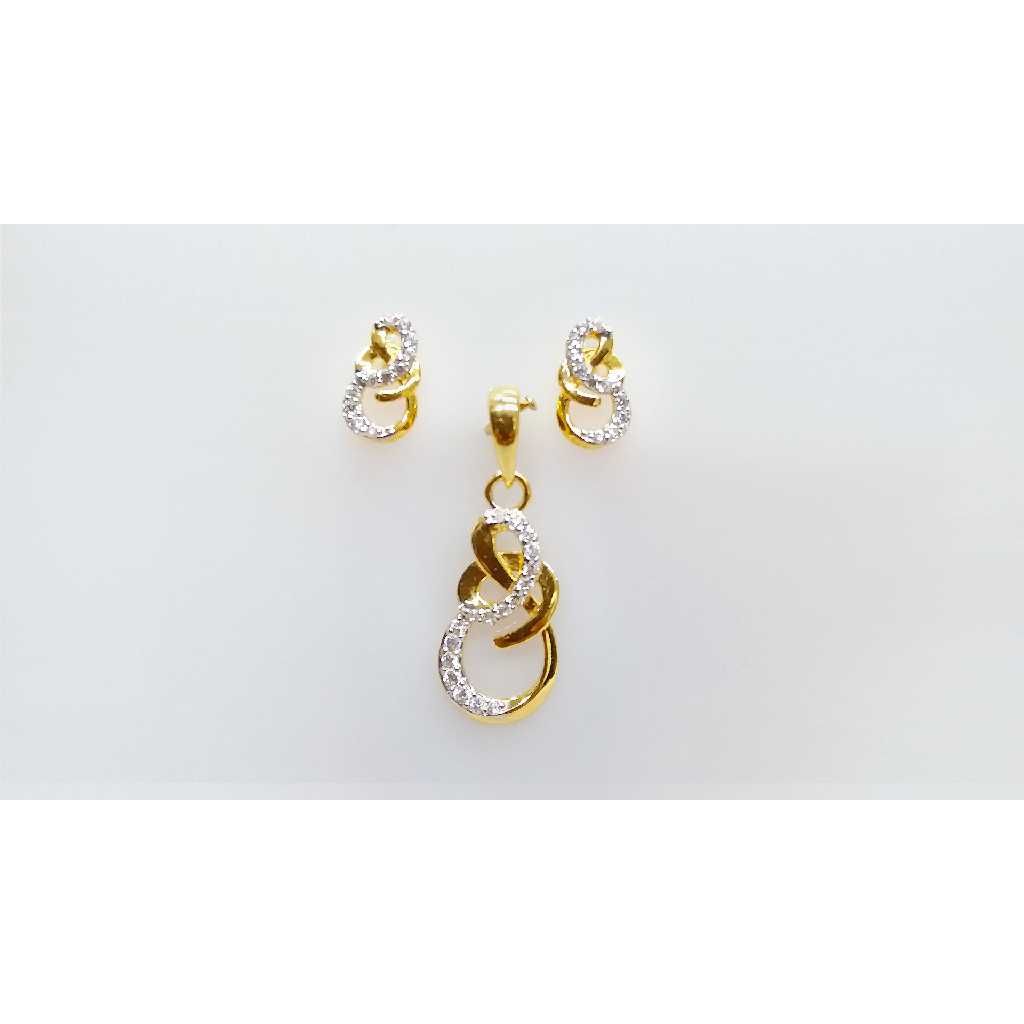 Dazzling 916 Gold CZ Diamond Ladies Pendant Set