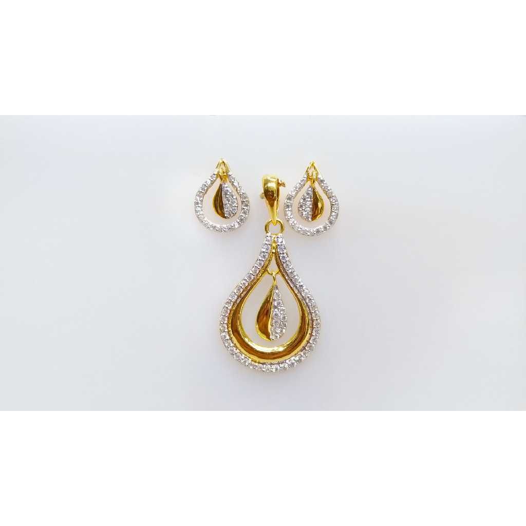 916 Yellow Gold CZ Diamond Ladies Pendant Set