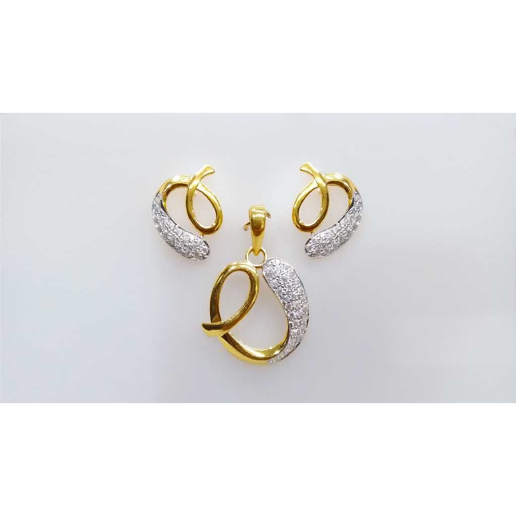 916 Gold Modern Style Ladies Pendant Set