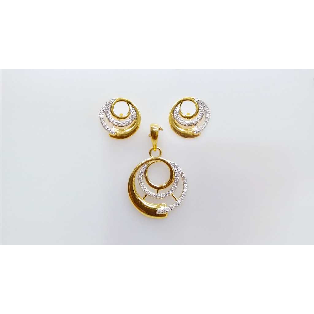 Gold 22KT Delicate Pendant With Earring