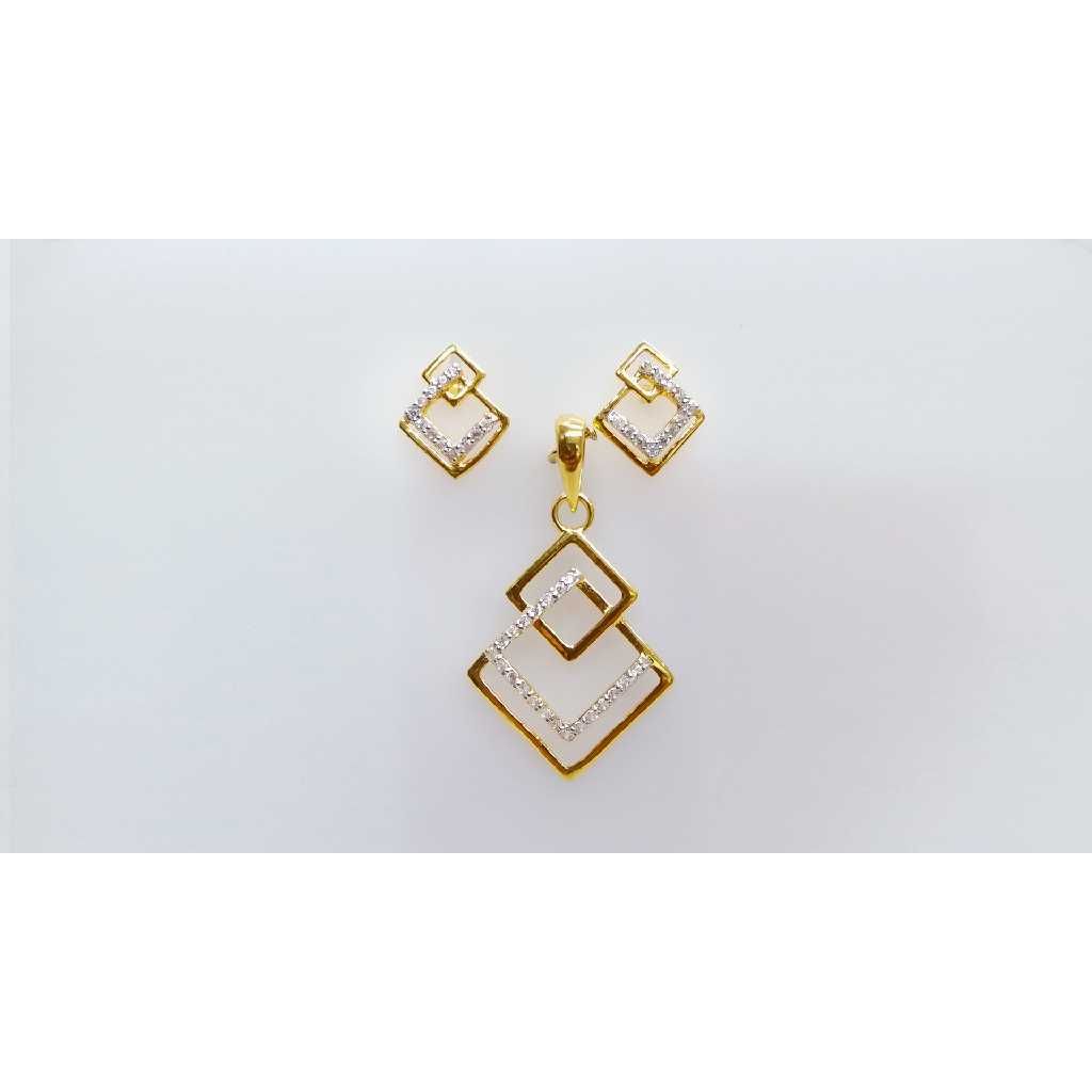 Delicate 916 Gold ladies Pendant Set