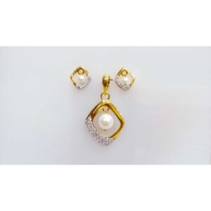 916 Gold CZ Diamond Pendant With Pearl