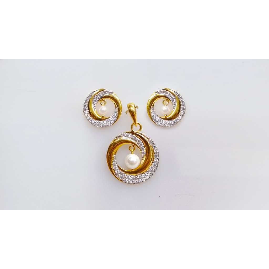 Round Shape 916 Gold Pendant With Pearl