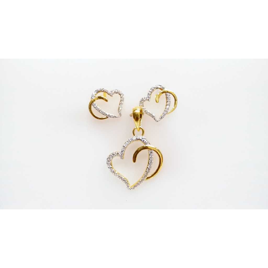 Modern Style 22KT Gold Pendant With Earring