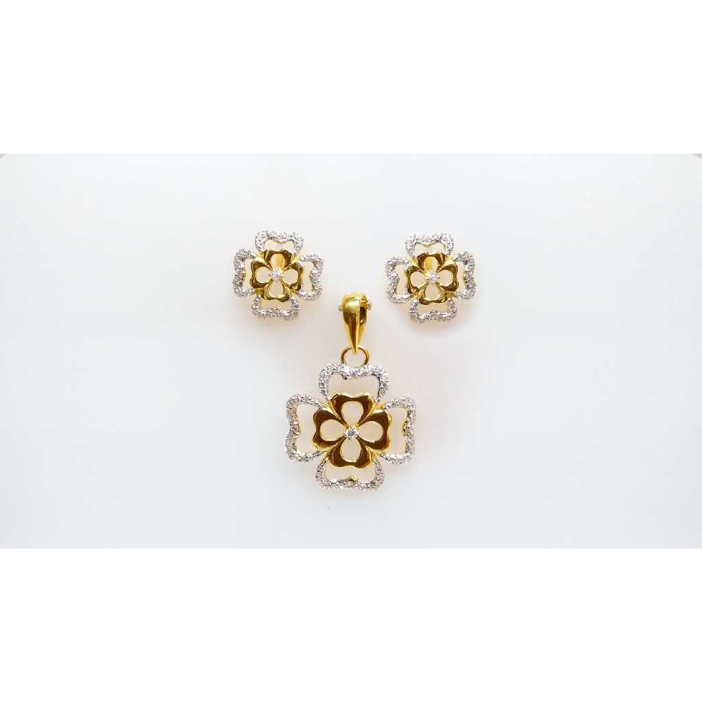 Stylish 22KT Gold Ladies Pendant Set