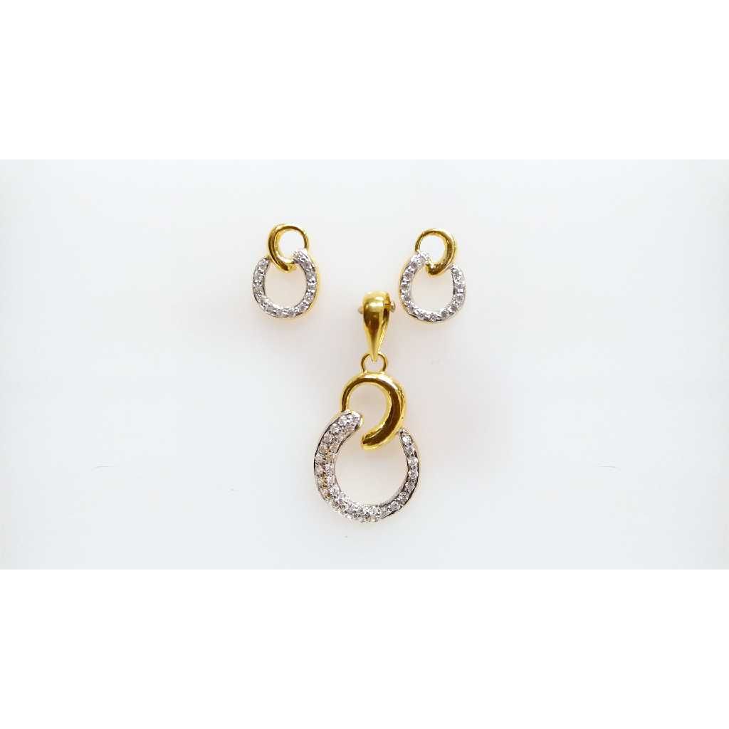 Fancy 916 Gold Ladies Pendant Set