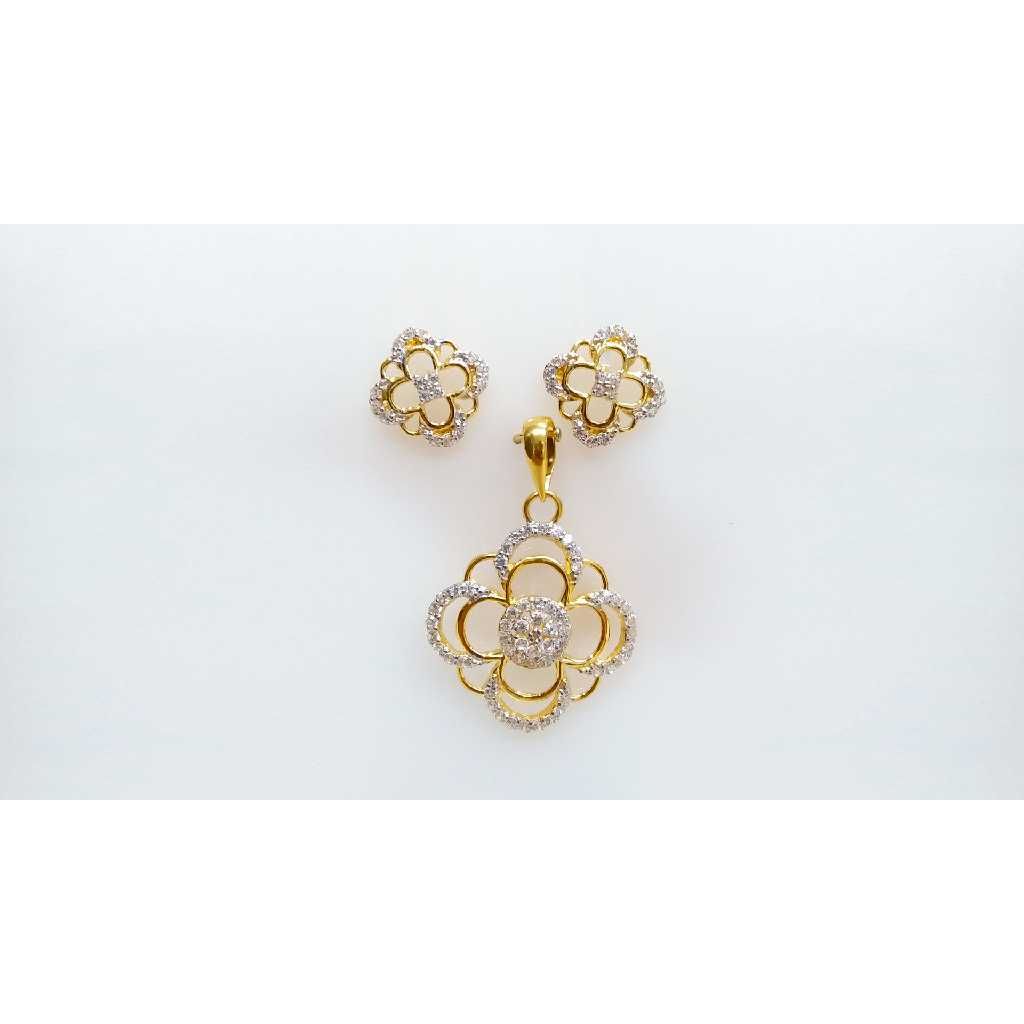 Dazzling 916 Gold Diamond Ladies Pendant Set