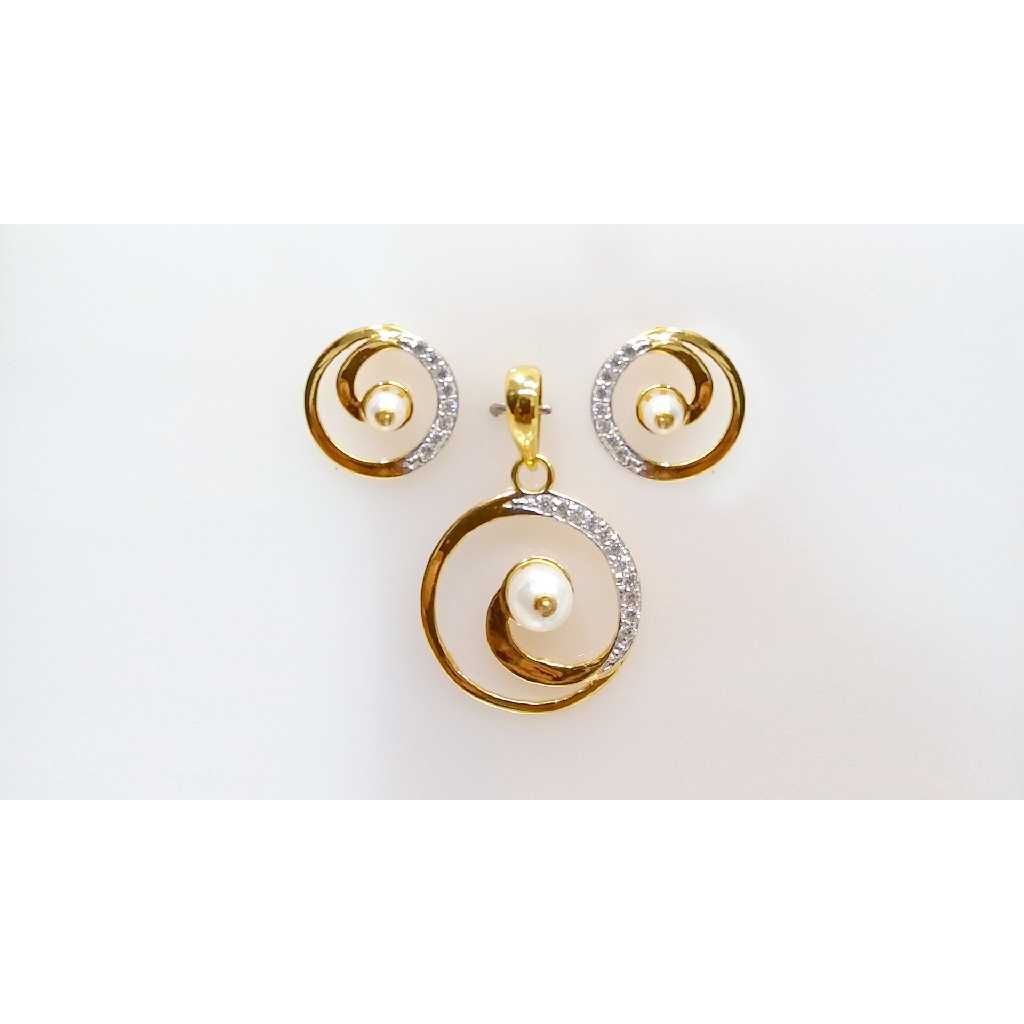 916 Gold Fancy Ladies Pendant Set