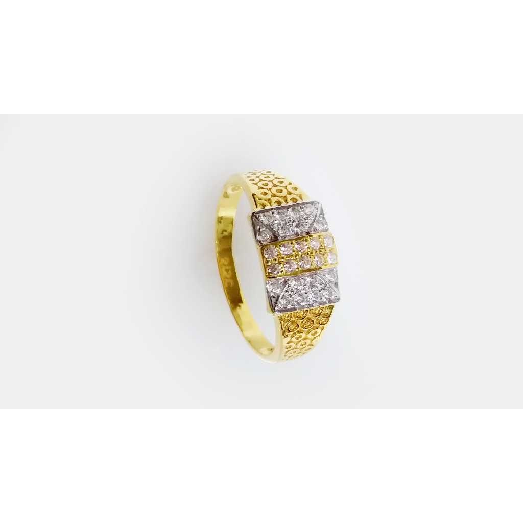 916 Stylish Gold CZ Gents Ring