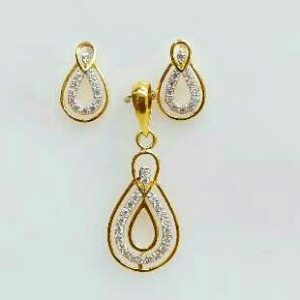 22KT Gold Fancy Pendant Set