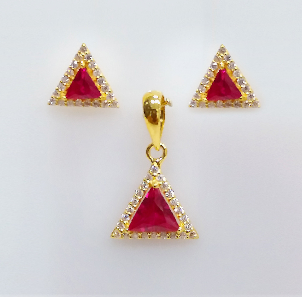 Fancy Gold Pendant Set