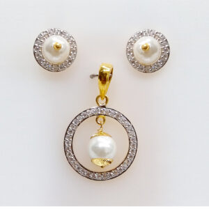 22KT Gold Designer Pendant Set