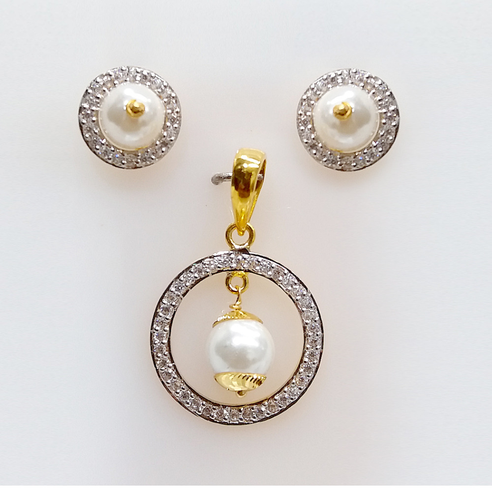 22KT Gold Designer Pendant Set