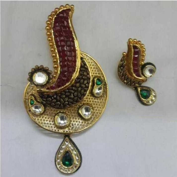 22K / 916 Gold Special Jadtar Pendant Set