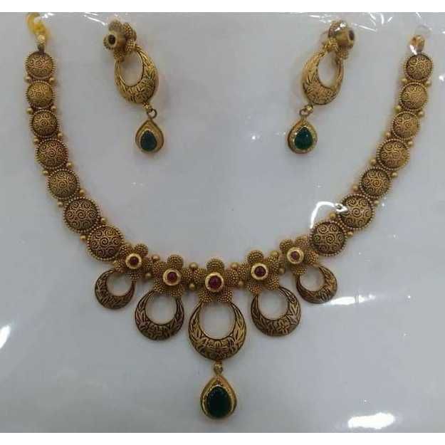 22K / 916 Gold Classic Special Jadtar Set