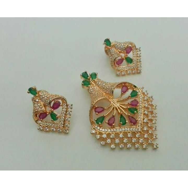 916 Gold Ladies Indian Peacock Design Modern Pendant Set