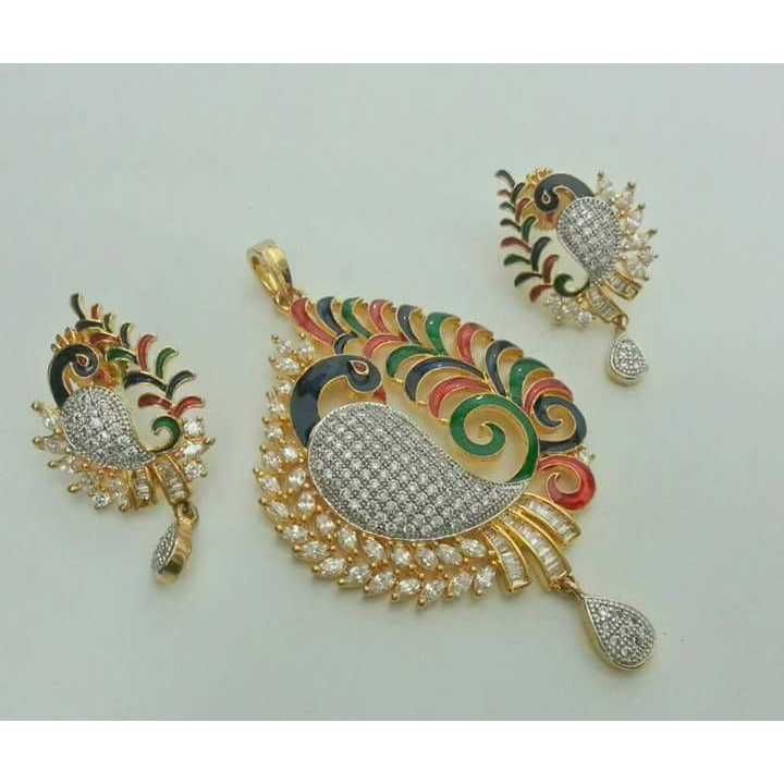 916 Gold Ladies Indian Peacock Design Modern Pendant Set