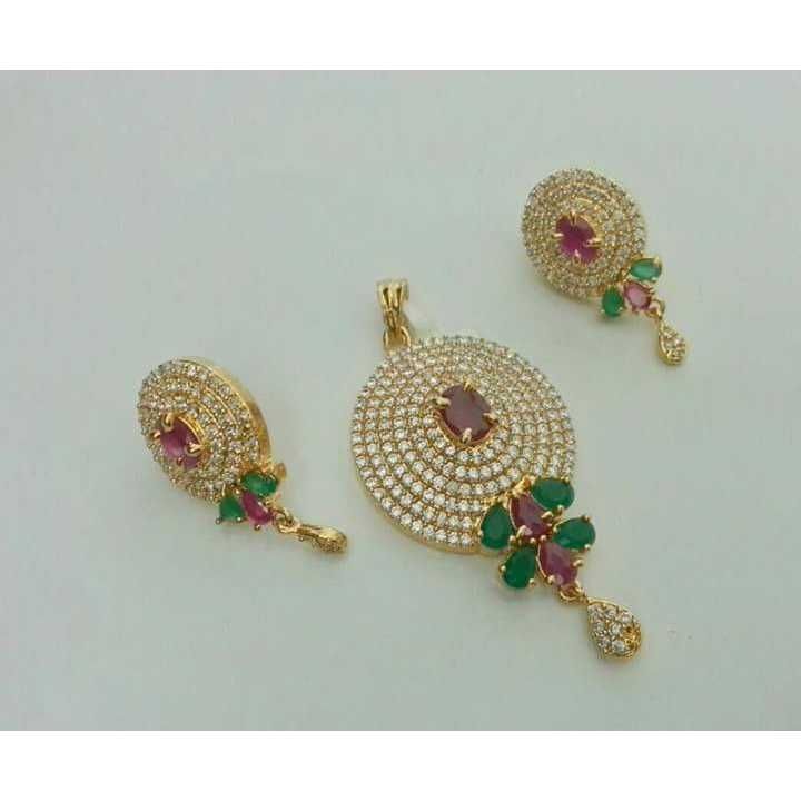22KT Gold Ladies Indian Diamond Studded Pendant Set