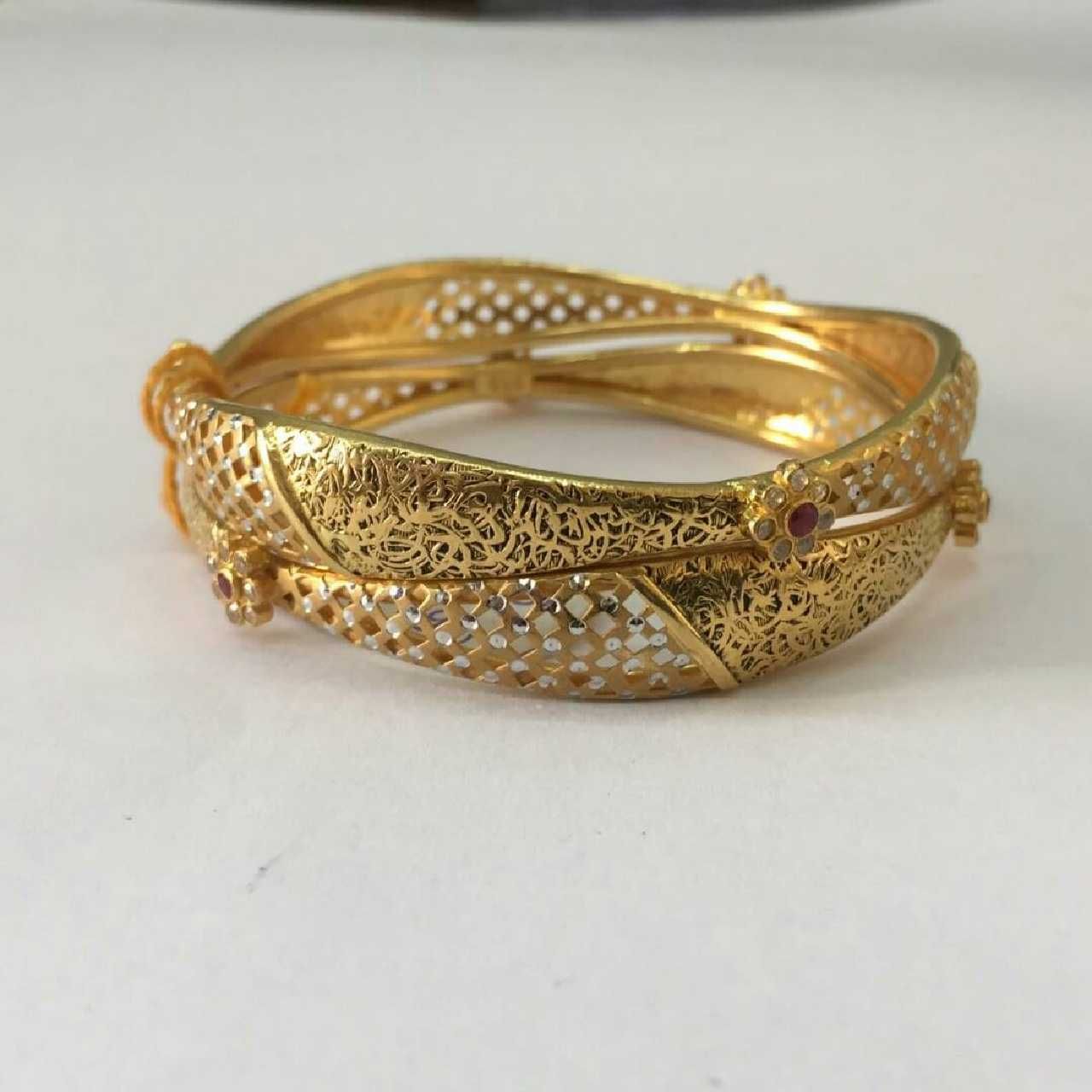 22KT Yellow Gold Ladies Jadtar Classic Bridal Bangles