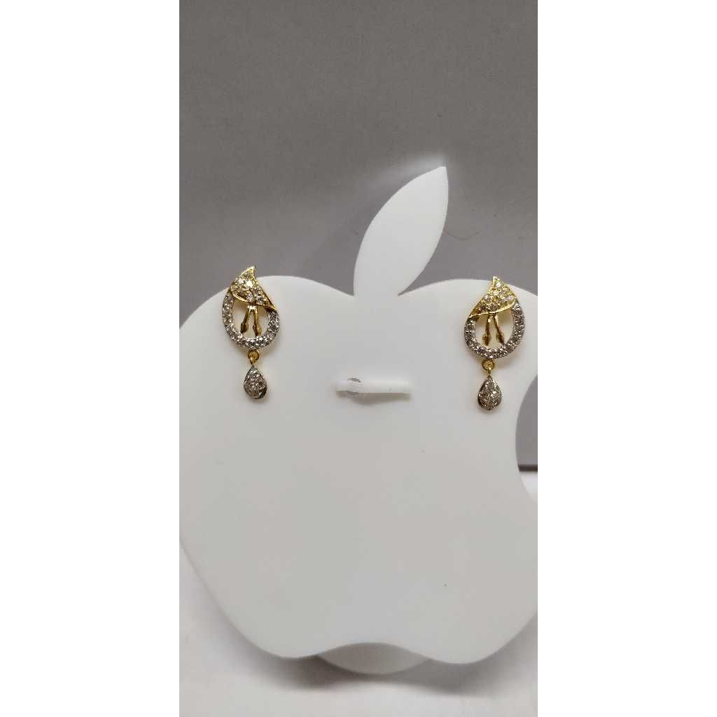 916 Latkan Attractive Earrings