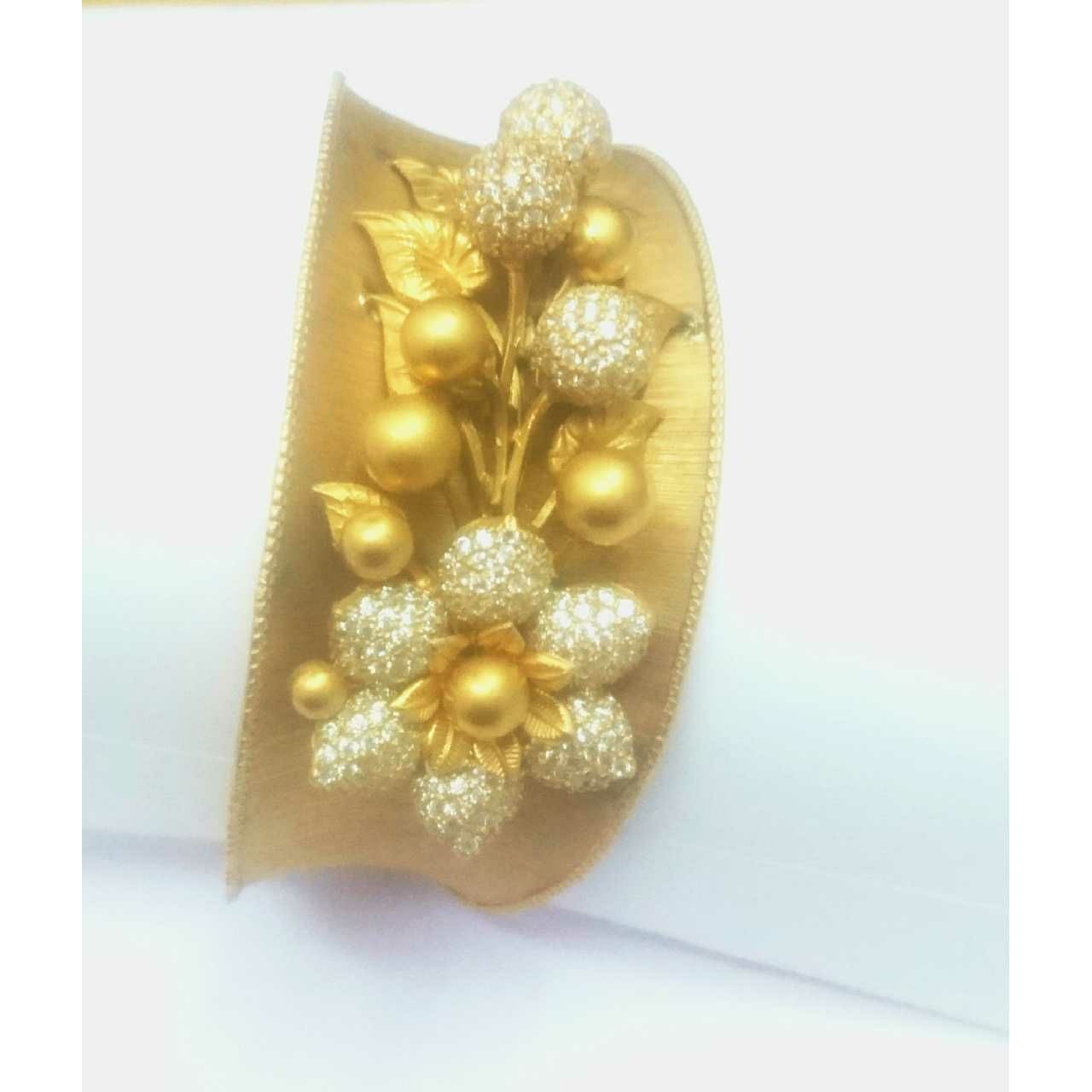 916 Gold Leaf Design Floral Fancy Bracelet - Image 2