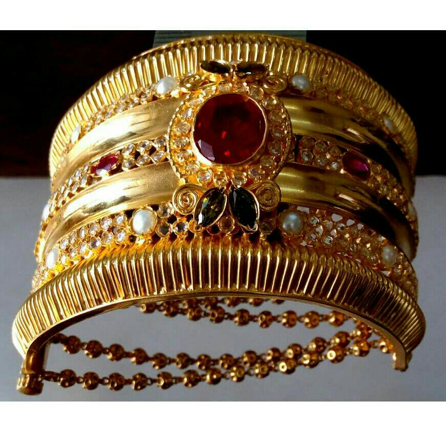 22KT / 916 Gold Ladies Indian Bridal Bracelet