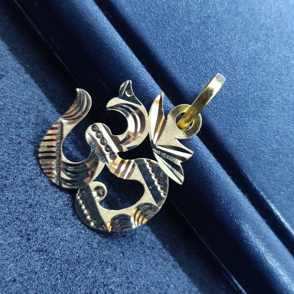 18 ct gold pendant
