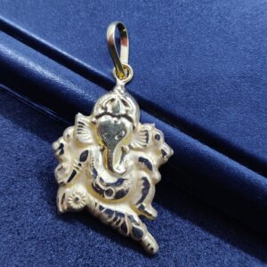 18 ct gold pendant
