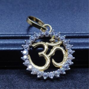 18 ct gold fency pendant