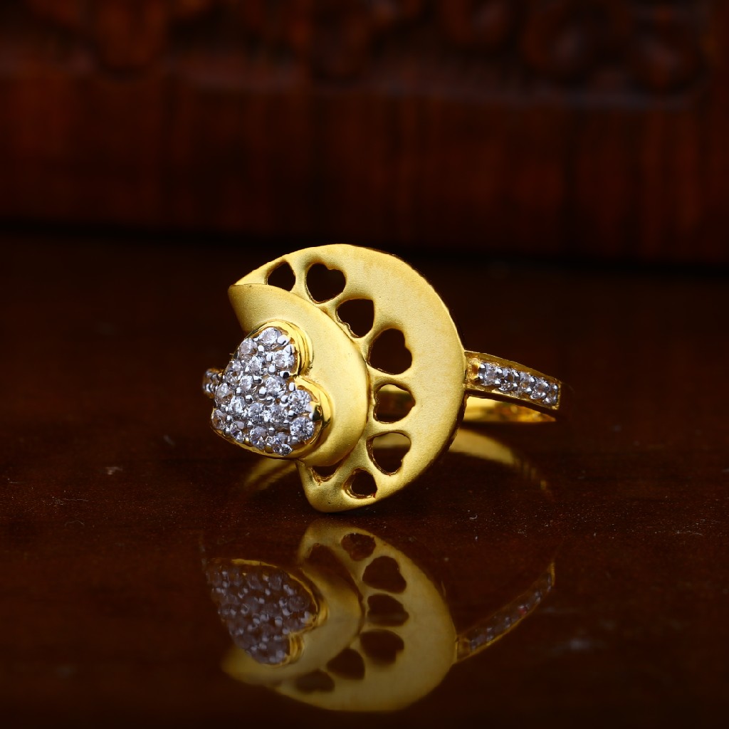 22 kt gold ladies ring
