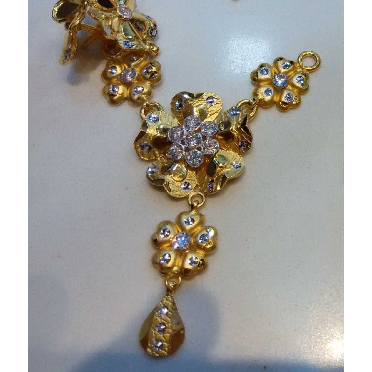 22k Gold Antique Pendant Set