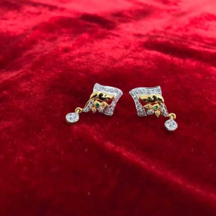22K / 916 Gold Ladies Indian Designer Diamond Butti - Image 5