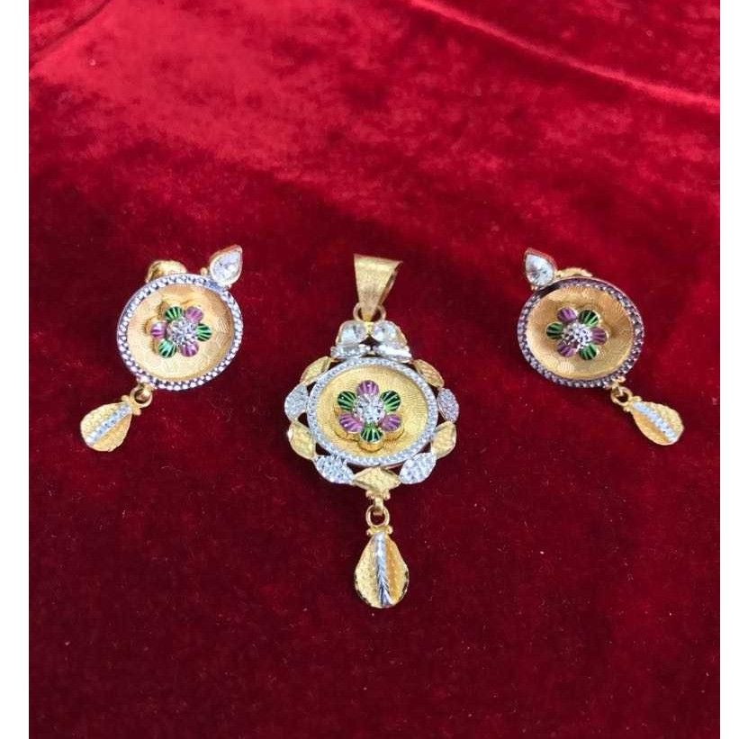 22K / 916 Gold Indian Attractive Pendant Set